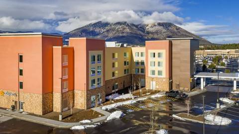 La Quinta Inn & Suites East/I-40