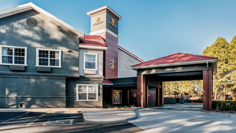 La Quinta Inn & Suites