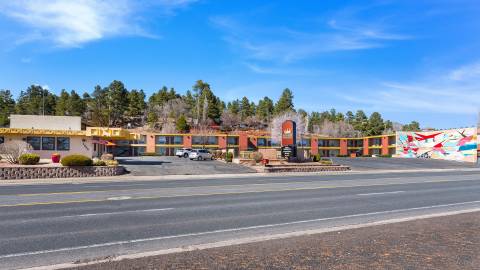 Kings House Motor Hotel