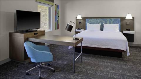Hampton Inn & Suites - East