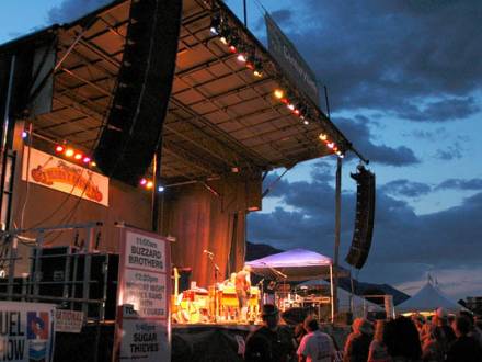 Crowd watching live music at the blues and brews music festival Flagstaff, AZ