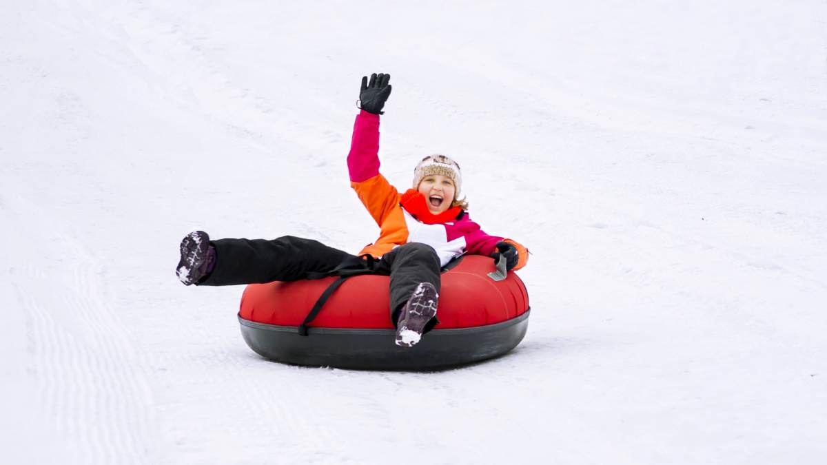 Want to know where to go and how to get there for winter snowplay? 